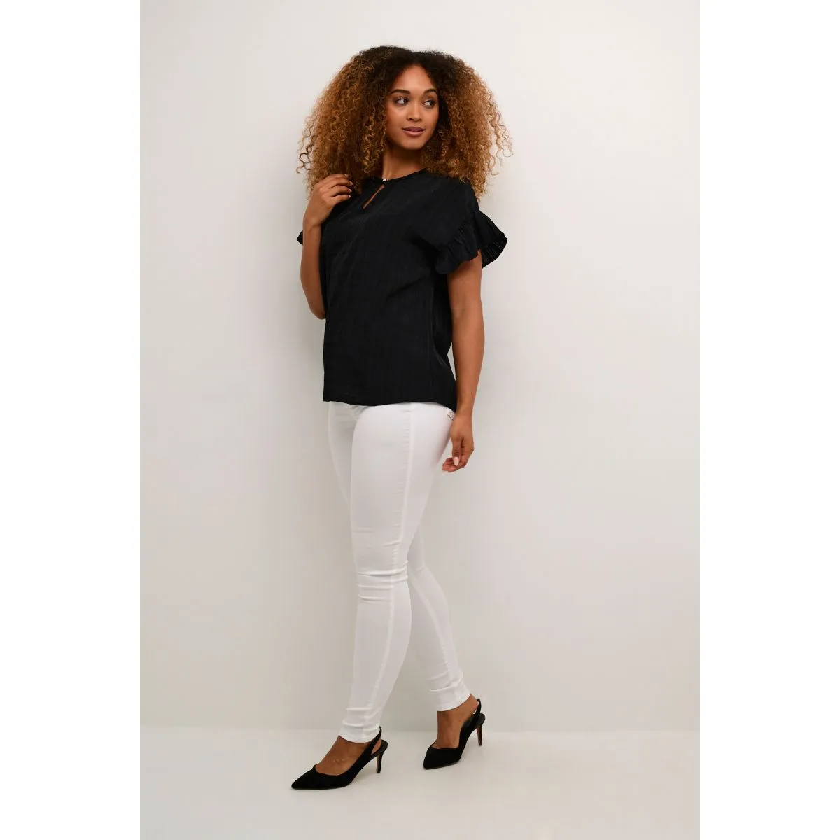 Ellas Capsleeve Black