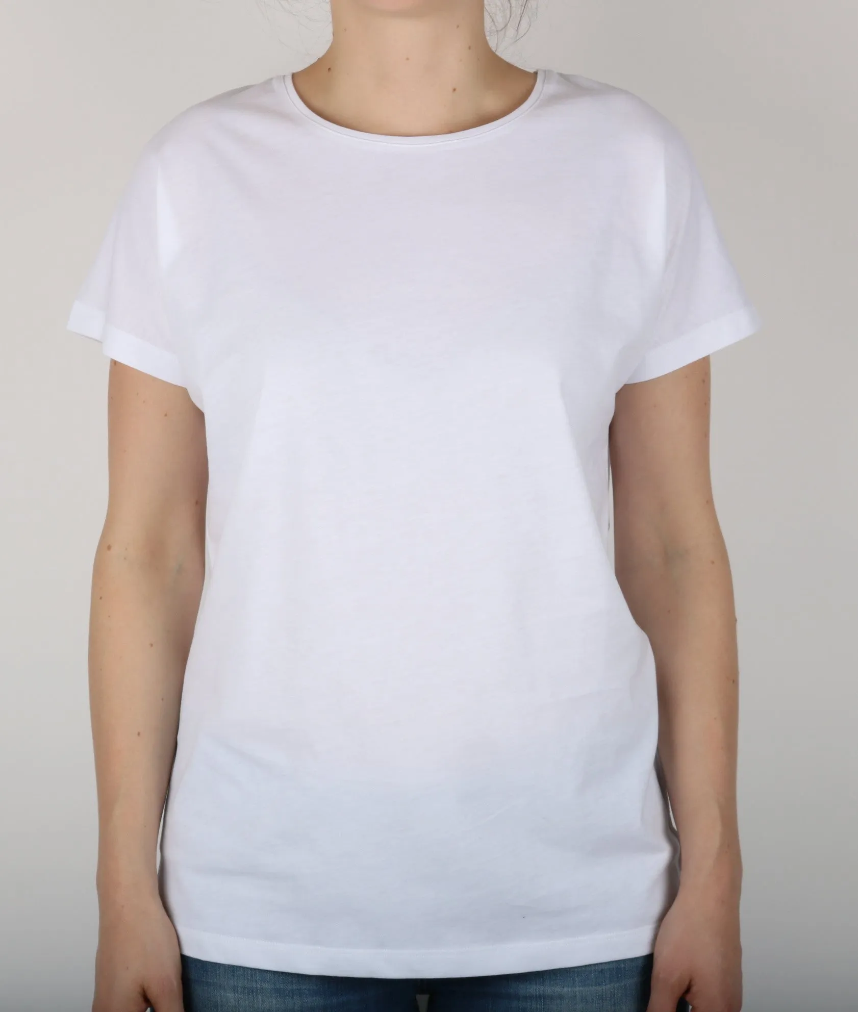 WOMAN POP WHITE